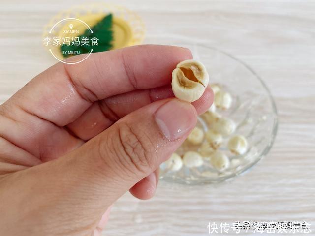 煮粥时,记得多加“1白1黄”两种食材,营养翻倍,还能润秋燥