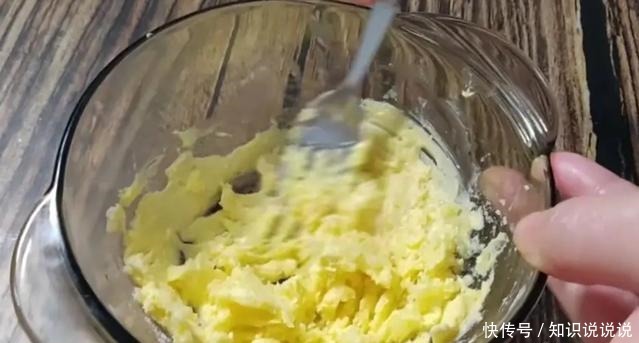 烤箱别再闲置着了,跟着我学做蒜香面包,疏松香软蒜香淡然