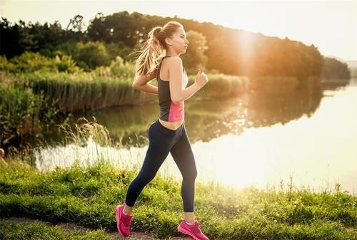 多喝水|秋季减肥，白天做到3“坚持”，晚上做好2件事，或能和肉肉说再见