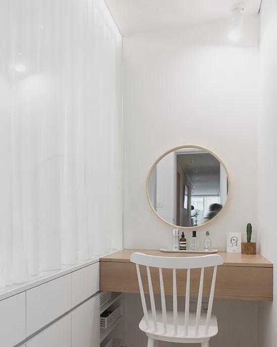 衣帽间|直到完工,才知道媳妇多有眼光,床头做书房,中间隔断半墙半玻璃