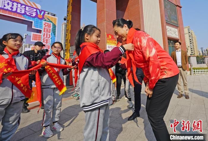 福建泉州：奥运冠军进校园