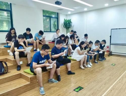 学习|上高中后，学霸笔记上普遍存在的“痕迹”，第2个别人“看不懂”