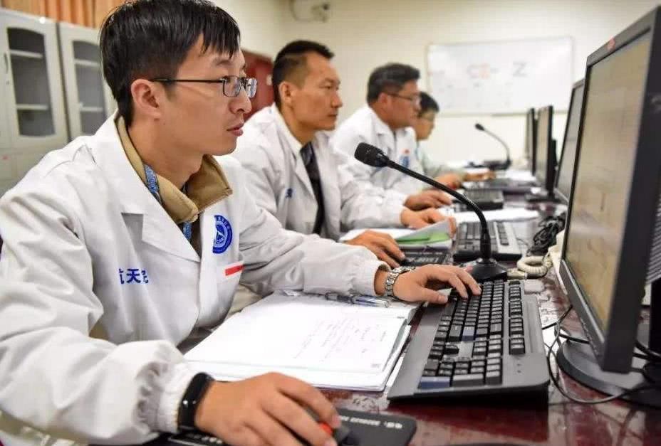 相机 嫦娥四号传回数据,我国揭开了古老月球的成分特征,为全球首次