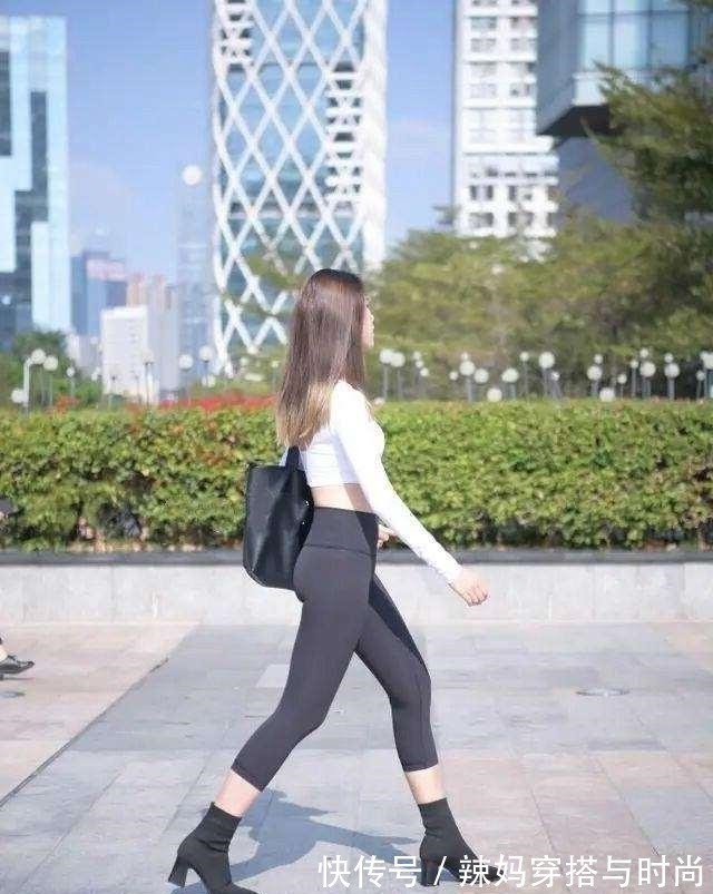 比基尼 用时尚打底裤穿出高贵冷艳风,跟头发的颜色交相辉映,简单实用!