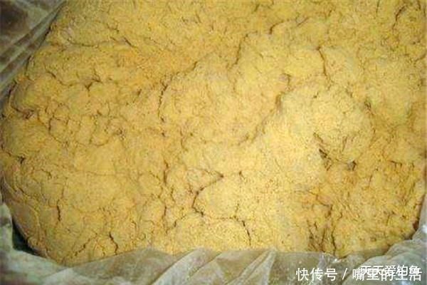 玉米粉|夏季钓草鱼,关键在于用饵,三种味型的自制饵料,通杀各种水域