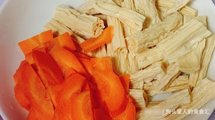 最近很火的腐竹做法,快手家常菜,下饭又营养,上桌比肉还受欢迎