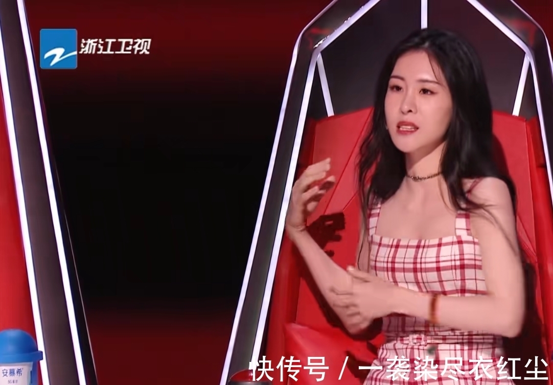 导师|中国好声音：小导师表现各不同，黄霄云存在感较低，张碧晨很自然