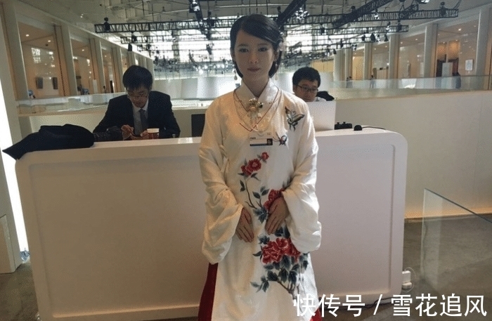 佳佳|中国成功研制美女机器人，五官精致功能完善，未来会取代人类吗？