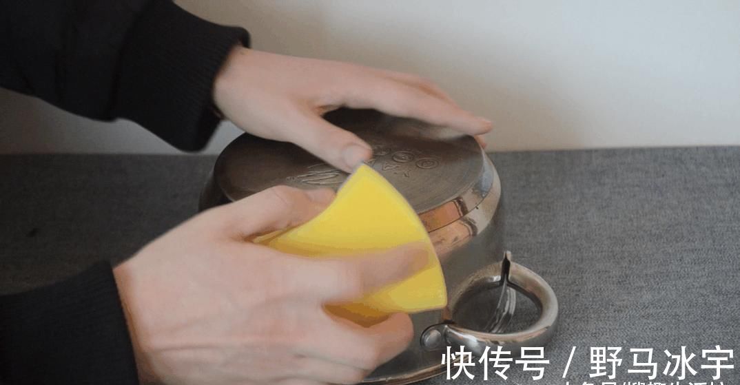 小窍门|不锈钢锅发黄了, 只需一张纸, 教你轻松巧洗白, 家家户户都用得到