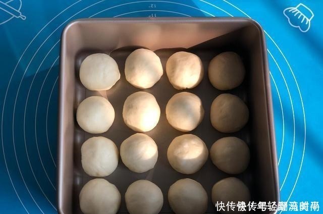 这面包跟棉花一样软,植物油做椰蓉酱竟比黄油还好吃,配方全赠送