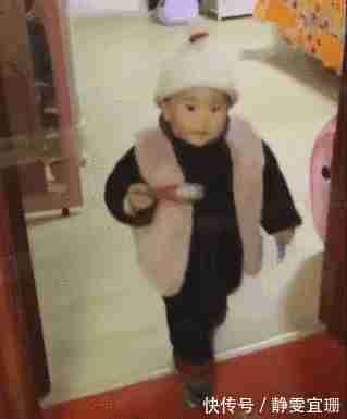 酱料|妈妈将6个月孩子放进锅里,用意面和酱料拌了,被斥:不负责任