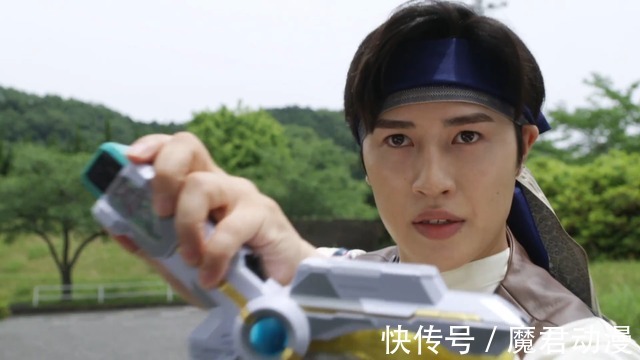 泽塔|利布特手捏形态密钥,揭开奥特曼变身器的秘密,客串再次携带私货