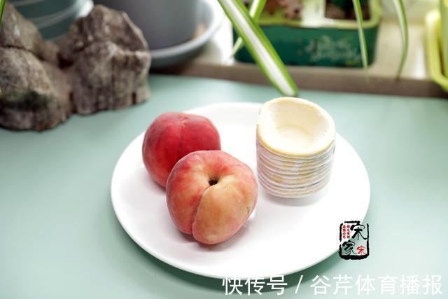 黑芝麻|水蜜桃正便宜，买2斤回家做点心，酸甜掉渣，孩子抢着吃