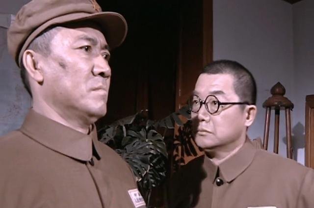 李云龙|亮剑难怪只有楚云飞能授中将军衔,你看看他当时的职位是啥