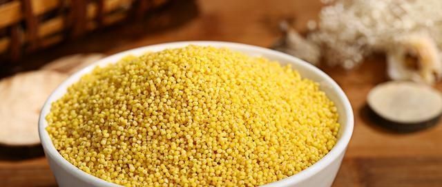 熬小米粥时不要再直接下锅煮,学会这一招,让小米粥又香又浓