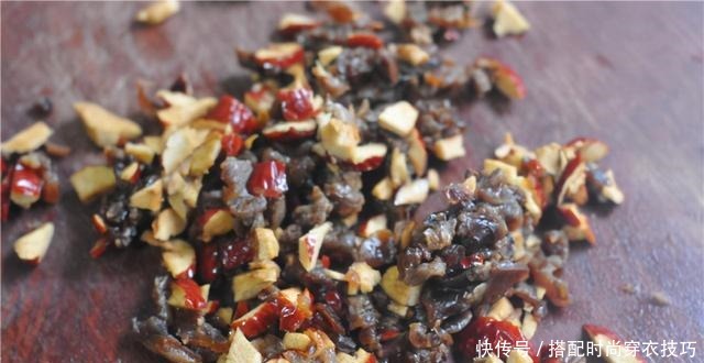  早餐|女人，别只会吃红枣啦！天冷多吃它，入锅一蒸，晶莹剔透香喷喷！