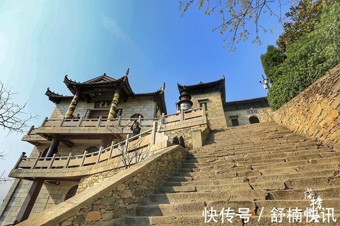 宫殿#花木兰替父从军后竟然隐居在这里,五百多米的山建满了宫殿