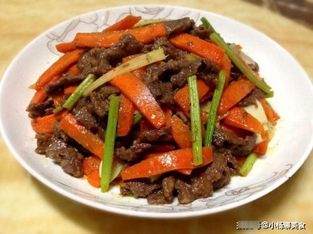  诀窍|退休老厨师：炒牛肉时，这3个“诀窍”你要懂，不然牛肉就白炒了