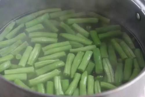 自从学会这道素菜，我家连吃6天，5分钟上桌，上桌全家不够分