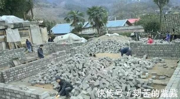 房子|邻居盖了栋这样的房子,村里人都被吓到了,现在房子空着没人住