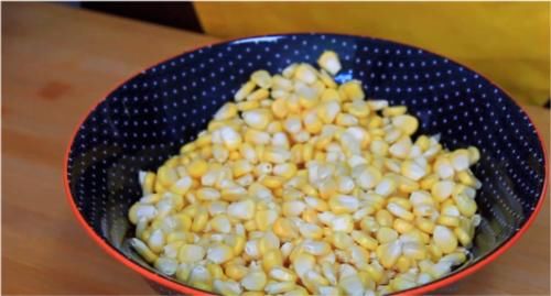 烙饼别总是用面粉，加这2种食材，柔软好吃不发硬，上桌就抢光