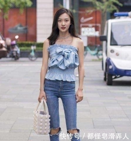 尴尬|凶猛,这么紧身的牛仔裤还得往里推,网友尴尬的癌症已经犯了