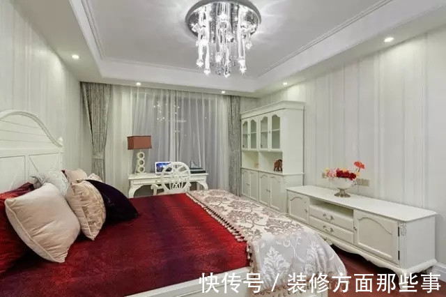 三居室|160平欧式三居室,夜幕下一盏鹿角壁灯让人觉得温馨