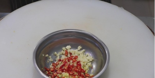 木耳|芹菜拌木耳好吃有绝招,学会这个方法,鲜嫩脆爽,满满的小技巧