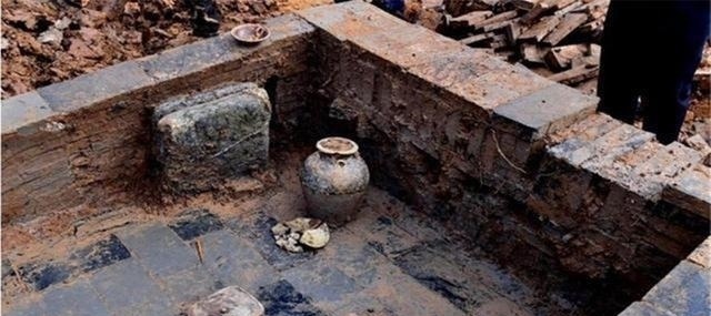 赵文喜!祖坟被挖,60岁老人大闹考古现场,专家却说这是历史遗产