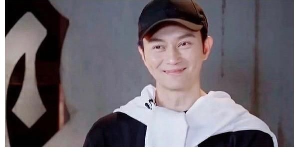 《披荆斩棘》五公淘汰赛:张智霖哭了,李响采访镜头一剪没?