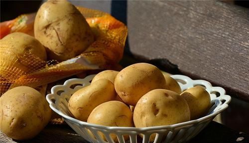 减肥期间肥胖如球,晚上不妨常吃3种食物,或许有助减肥瘦身