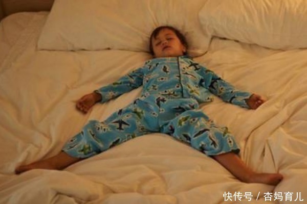 梦境|孩子睡觉爱踢被子,不一定是怕热,这3种情况家长一定要重视