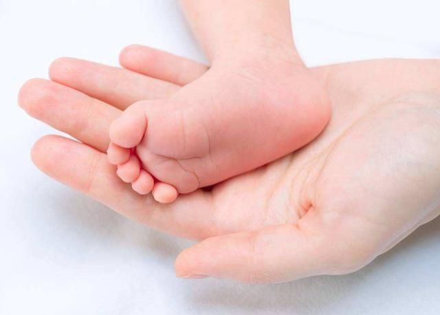 父母|孩子身上有3个“智慧按钮”,父母平时多触摸,宝宝长大更聪明