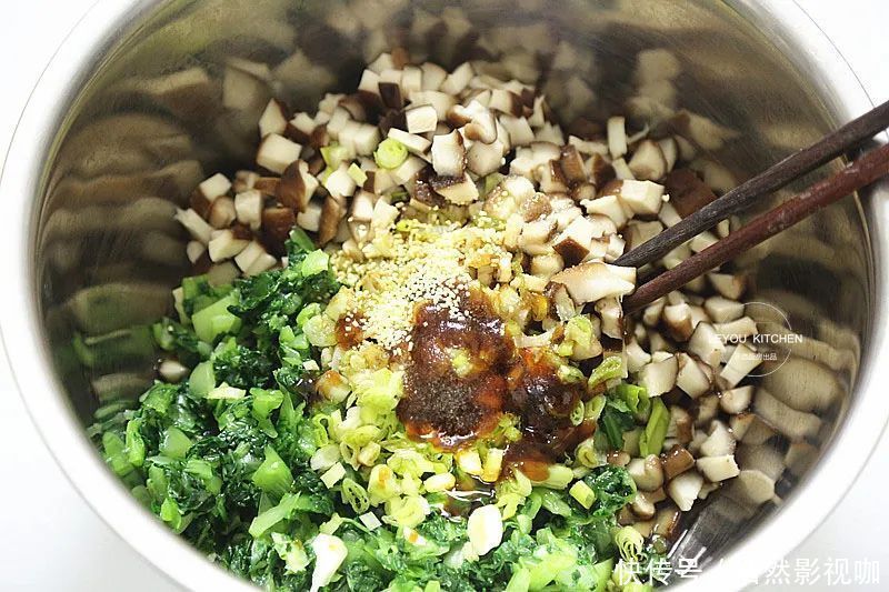 比肉|纯素馅大包子,鲜嫩多汁,比肉的还香,一次多蒸点,早餐也有了