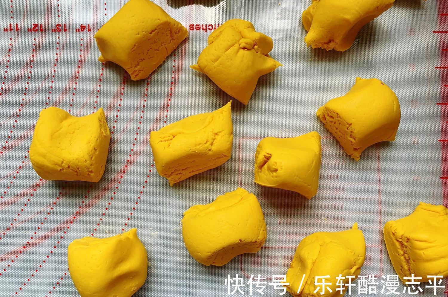 糯米团|一口一个好吃的南瓜球,椰香浓郁,只需一个蒸锅就搞定
