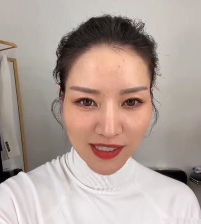 广告代言|40岁李娜近照大变样疑整容!身家4亿仍忙不停,一双儿女像爸爸