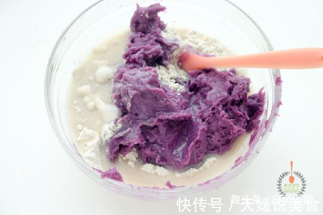 家里有面粉一定要试试，上锅一蒸，柔软好吃，蛋糕一次成功！