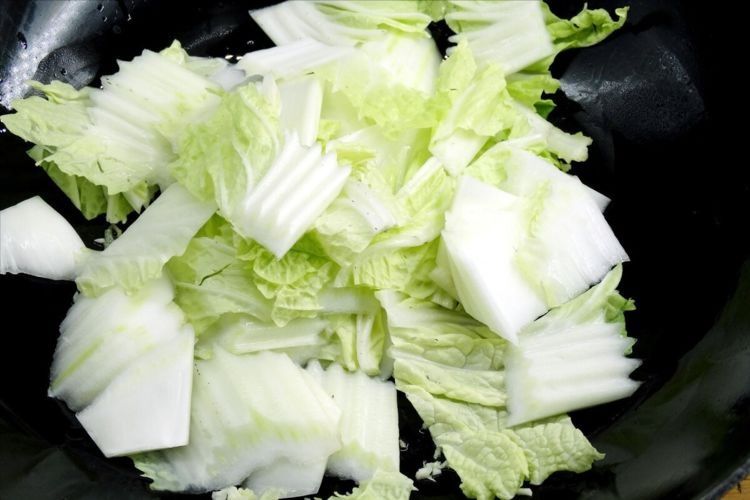 做醋溜白菜，什么时候放醋很关键，掌握关键2步，酸爽脆嫩又入味