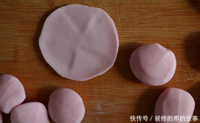 晶莹剔透|冬天包饺子,我家不用面粉,用它做皮,饺子晶莹剔透,Q弹又劲道