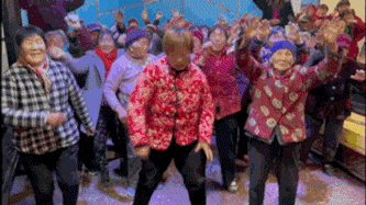 |搞笑GIF:冬天静电有多可怕