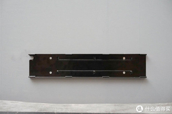 外圈|明装插座天花板？安装简单，即插即用的电力轨道插座系统初体验