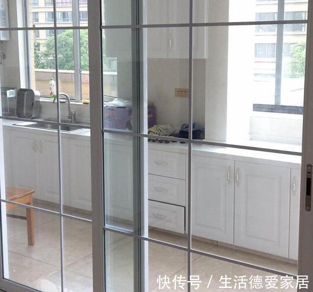 灯暖|朋友18万装修新房,家具进场就等入住了,头次见窗帘这么挂的