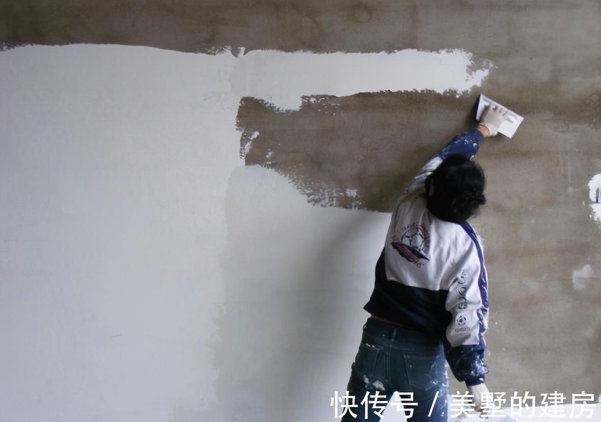 墙壁|当初为了省钱自己刮腻子,短短几天就后悔不已,大家要引以为戒!