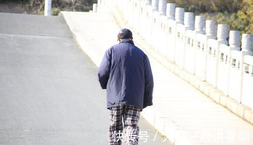 伤身|50岁后坚持跑步，究竟是养生还是伤身？54岁男子的经历，告知答案
