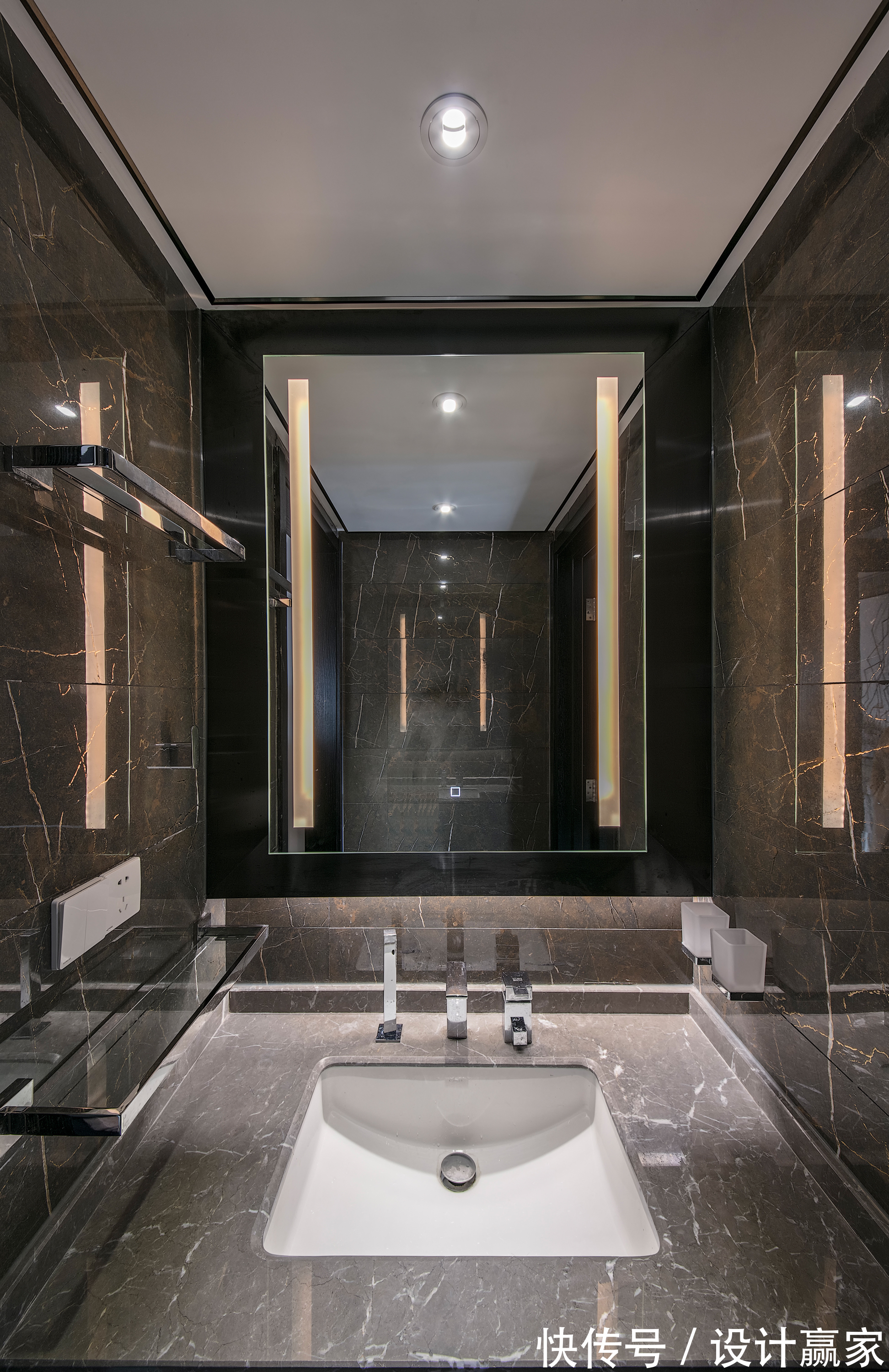 原木色|240㎡花园洋房,88万打造的精英人士家,满是低调的奢华