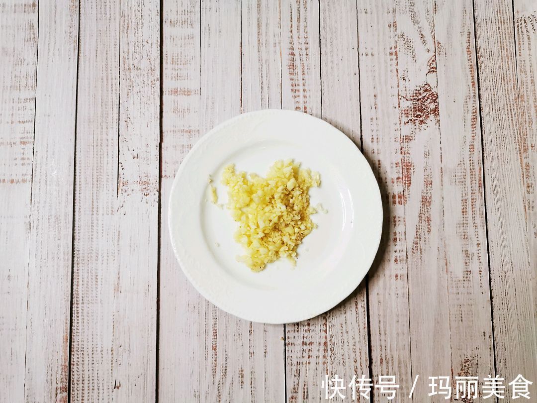 可口|好吃可口的芋头蒸排骨，营养健康，口味浓郁