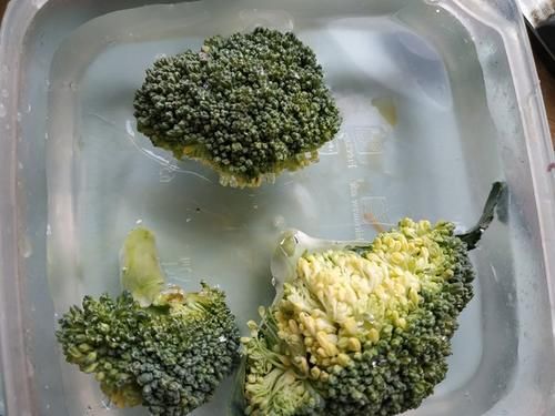  隔天|便秘别只会吃香蕉，它才最通便！便秘的人吃，隔天拉出黑臭宿便！