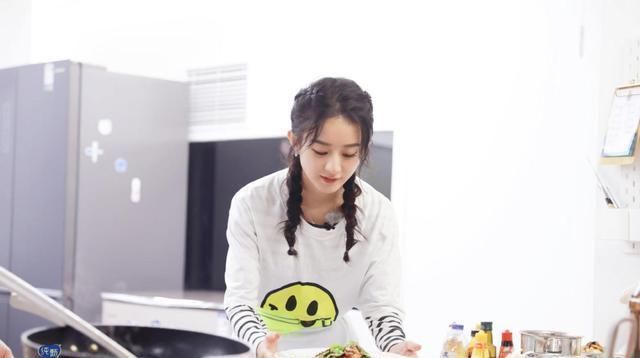 《中餐厅4》赵丽颖被骂冤不冤看看秦海璐的表现,就知道答案了