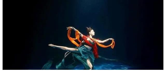汉服|韩国网友又来“抢文化”？汉服不是韩服，两者区别真的是很大！