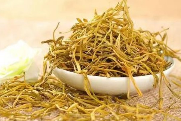 热毒疮痈|金银花除了清热解毒,还有多种好处,故有“药铺小神仙”的美称!